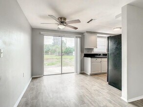 5912 Elena Dr in Holiday, FL - Building Photo - Building Photo