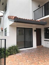 13458 SW 62nd St-Unit -Q101 in Miami, FL - Foto de edificio - Building Photo