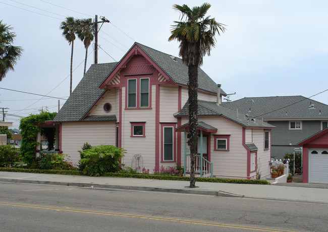 95 N Ash St in Ventura, CA - Building Photo - Building Photo