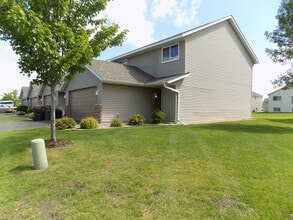 9136 Goodrich Dr in Monticello, MN - Building Photo - Building Photo