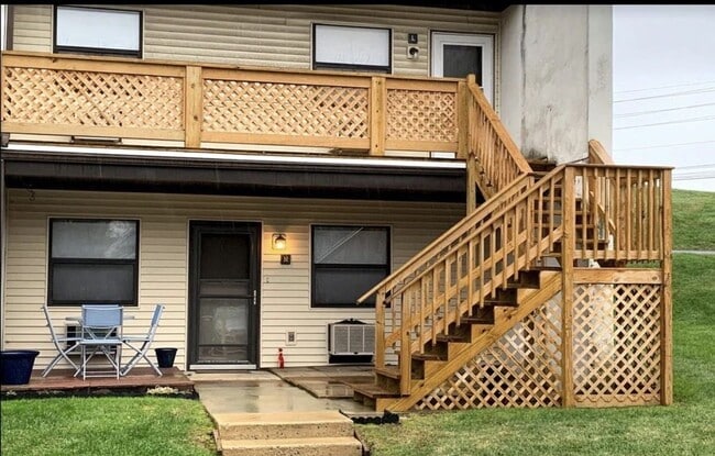 property at 1334 W Wyomissing Ct