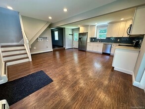 56 Deer Dr in Sound Beach, NY - Building Photo - Building Photo