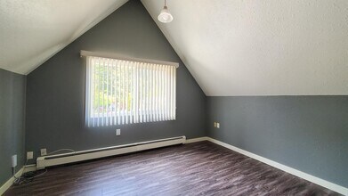 19756 Marie St in Hope, BC - Building Photo - Building Photo
