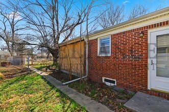 2242 S Ridgewood Dr in Wichita, KS - Building Photo - Building Photo