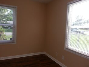 10016 Robsion Rd in Louisville, KY - Building Photo - Building Photo