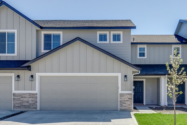 property at 873 W Apple Pine St
