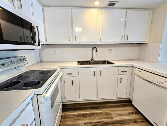 property at 1101 River Reach Dr