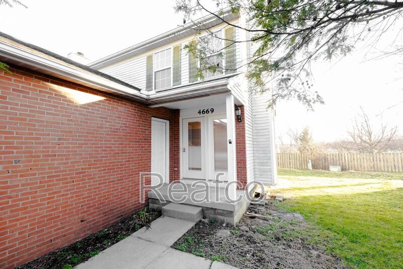 4669 Point Pleasant Dr in Hilliard, OH - Building Photo