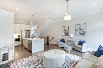 433 Port St in Savannah, GA - Building Photo - Building Photo