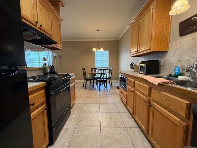 828 Meadow Bend Dr in Baton Rouge, LA - Building Photo - Building Photo