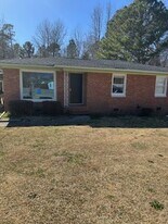 2064 Mango Cir in Fayetteville, NC - Building Photo