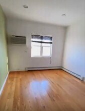 20-10 Steinway St in Queens, NY - Building Photo - Building Photo