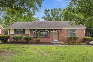 2923 Dunmore Dr in Nashville, TN - Building Photo