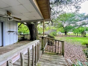 5670 Lauramore Rd in Macclenny, FL - Foto de edificio - Building Photo