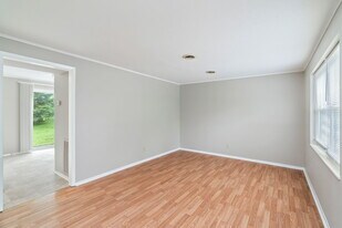 302 Wakefield Rd in Knoxville, TN - Building Photo