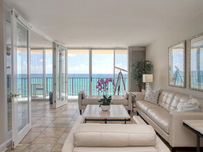 3456 S Ocean Blvd in Palm Beach, FL - Building Photo - Building Photo