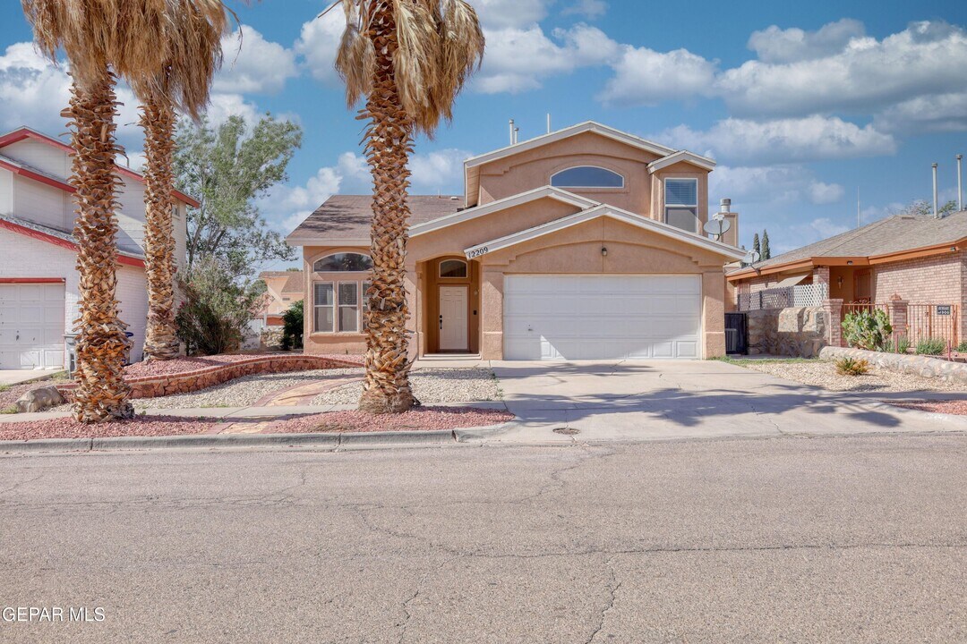 12209 Chato Villa Dr in El Paso, TX - Foto de edificio