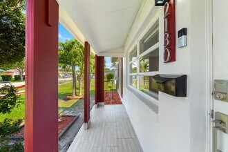 2130 Wiley Ct in Hollywood, FL - Building Photo - Building Photo