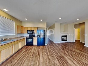 5525 Kittredge St in Denver, CO - Foto de edificio - Building Photo