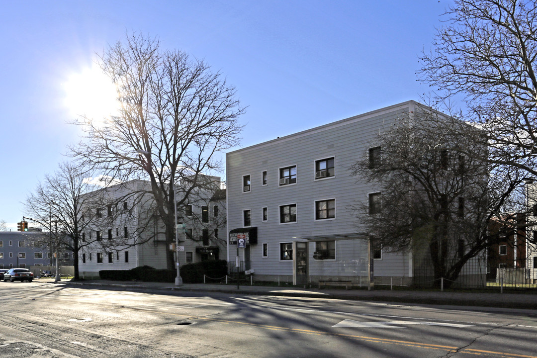 7224 Kissena Blvd in Flushing, NY - Building Photo