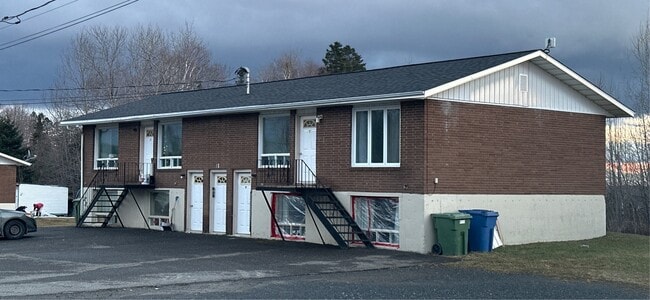 property at 11-11 Rue Godbout