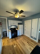 695 Adams St, Unit 695 Adams St UNIT 1 in Boston, MA - Foto de edificio - Building Photo