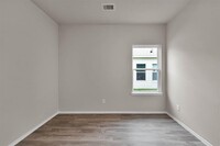 417 E Avenue G photo'