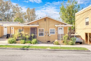 107 S Dacotah St in Los Angeles, CA - Building Photo