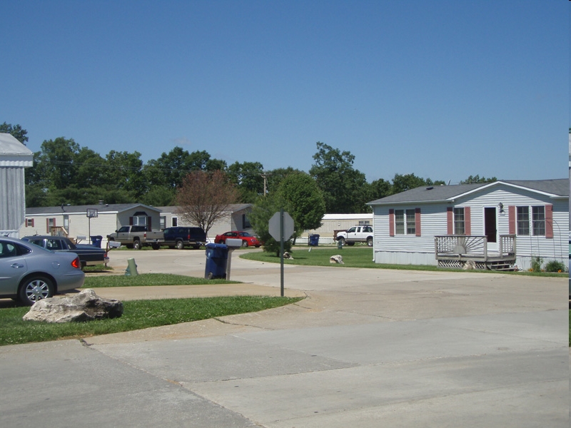Brookshire Village in House Springs, MO - Foto de edificio