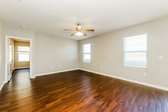 10005 Geese Trail Cir in Sun City Center, FL - Building Photo - Building Photo