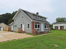 1814 Kecoughtan Rd in Hampton, VA - Building Photo