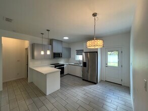 1723 W Marlin St, Unit 2 in Pharr, TX - Building Photo - Building Photo