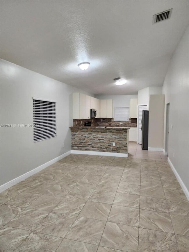 1231 NE 32nd Ave in Homestead, FL - Building Photo - Building Photo