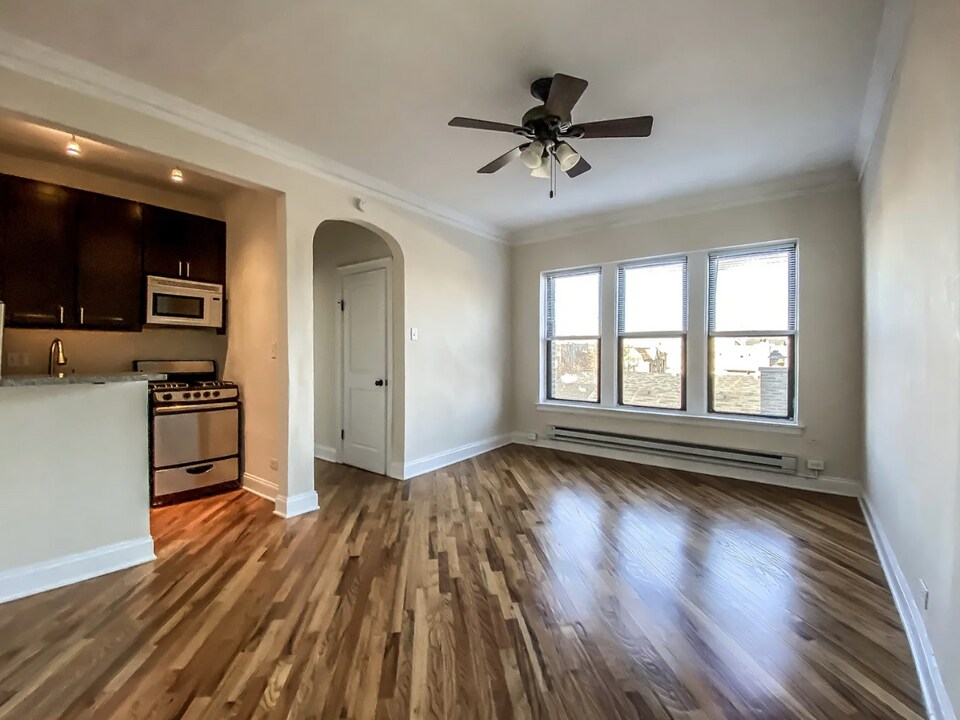 4610 N Paulina St, Unit 202 in Chicago, IL - Building Photo