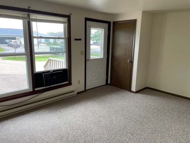 1414 N Hume Ave in Marshfield, WI - Foto de edificio - Building Photo