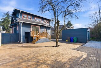 2945 NE 57th Ave, Unit 1 in Portland, OR - Foto de edificio - Building Photo