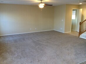 595 E 77th Ave in Thornton, CO - Foto de edificio - Building Photo