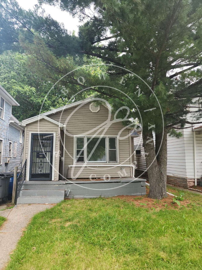 property at 223 E Park St