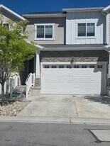 4332 W Hemsley Ln in Herriman, UT - Building Photo