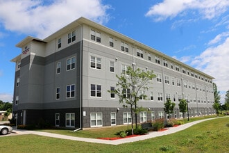 Park Place Apartments in Brantford, ON - Building Photo - Building Photo