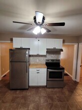 391 Putnam Pike, Unit C in Killingly, CT - Foto de edificio - Building Photo