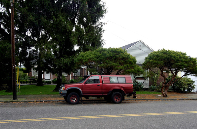 5140-5148 SE Milwaukie Ave in Portland, OR - Building Photo - Building Photo