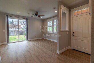 2550 Plymouth Oaks Ct in Stockton, CA - Building Photo - Building Photo