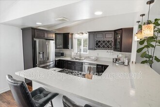 27453 Santa Clarita Rd in Santa Clarita, CA - Building Photo - Building Photo