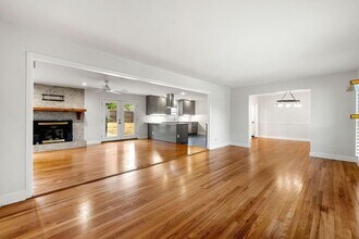 161 Deerwood Cir in Smyrna, GA - Foto de edificio - Building Photo