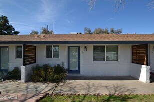 1202 E Kaler Dr in Phoenix, AZ - Building Photo