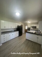 2542 Churchill Dr in Montgomery, AL - Foto de edificio - Building Photo