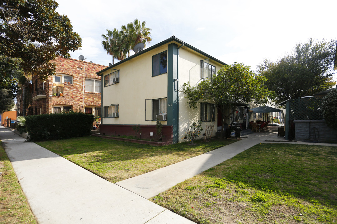 126-128 W Elk Ave in Glendale, CA - Building Photo