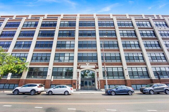 property at 3963 W Belmont Ave