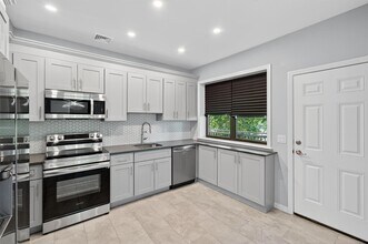 90 Linden Ave in Middletown, NY - Building Photo - Building Photo